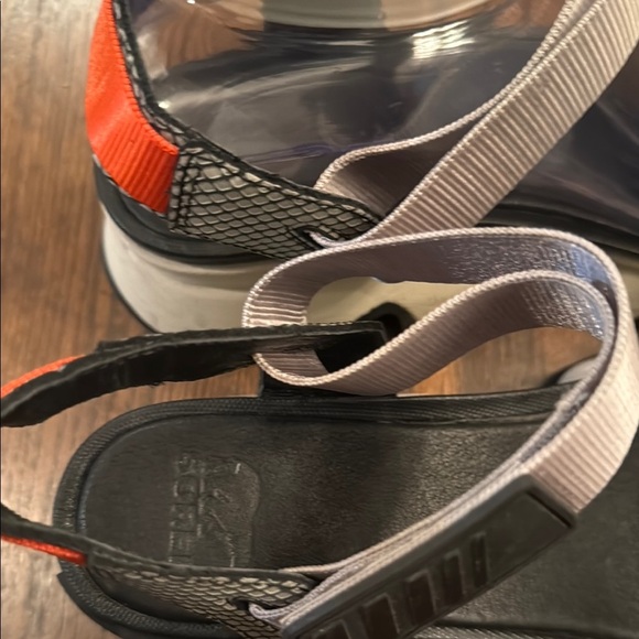 Sorel women’s Kinetic Sling Low Platform Sandal. Women size 9.5 - Picture 8 of 8